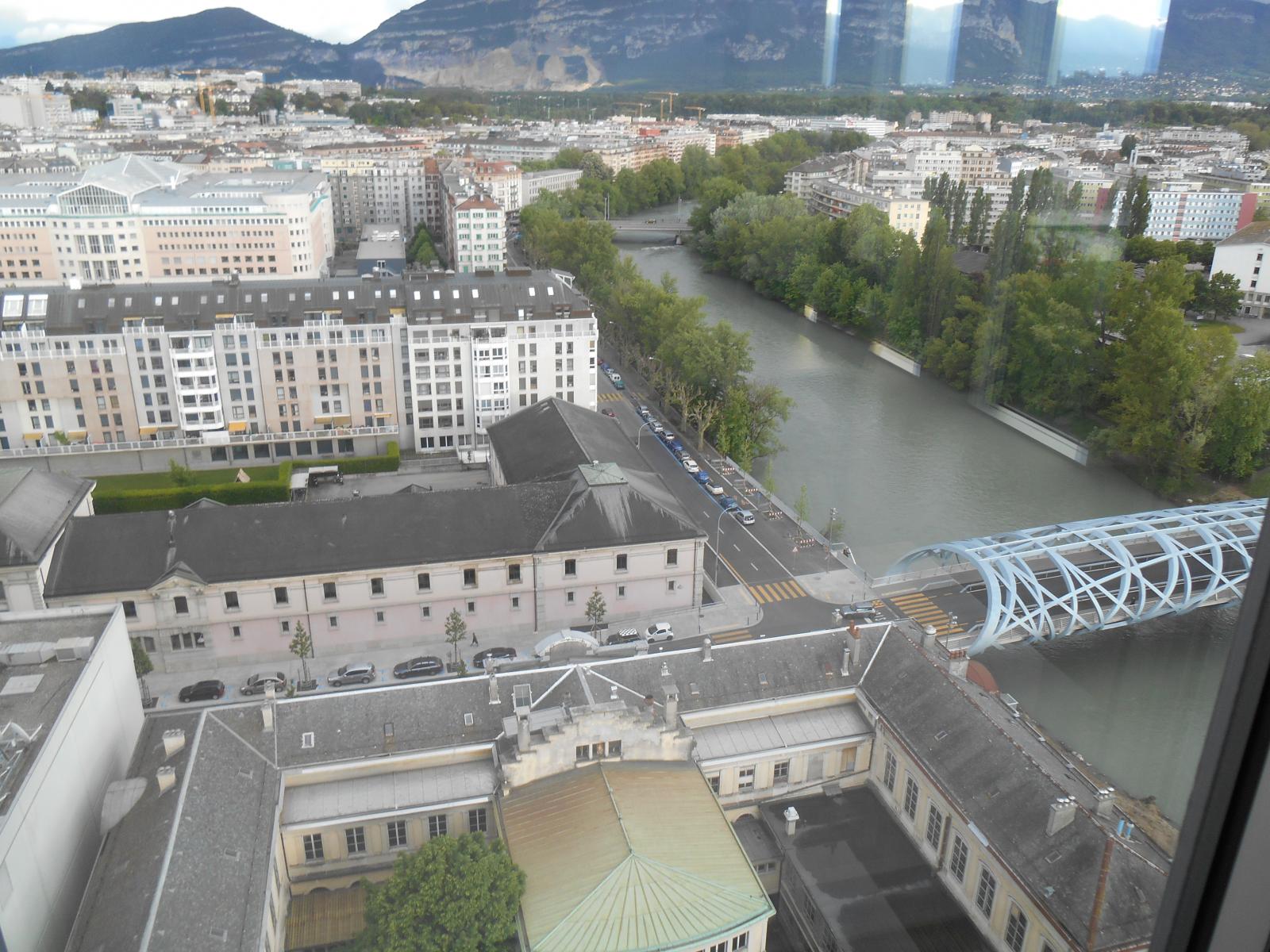 Le pont sur l\'eau ( Genève )