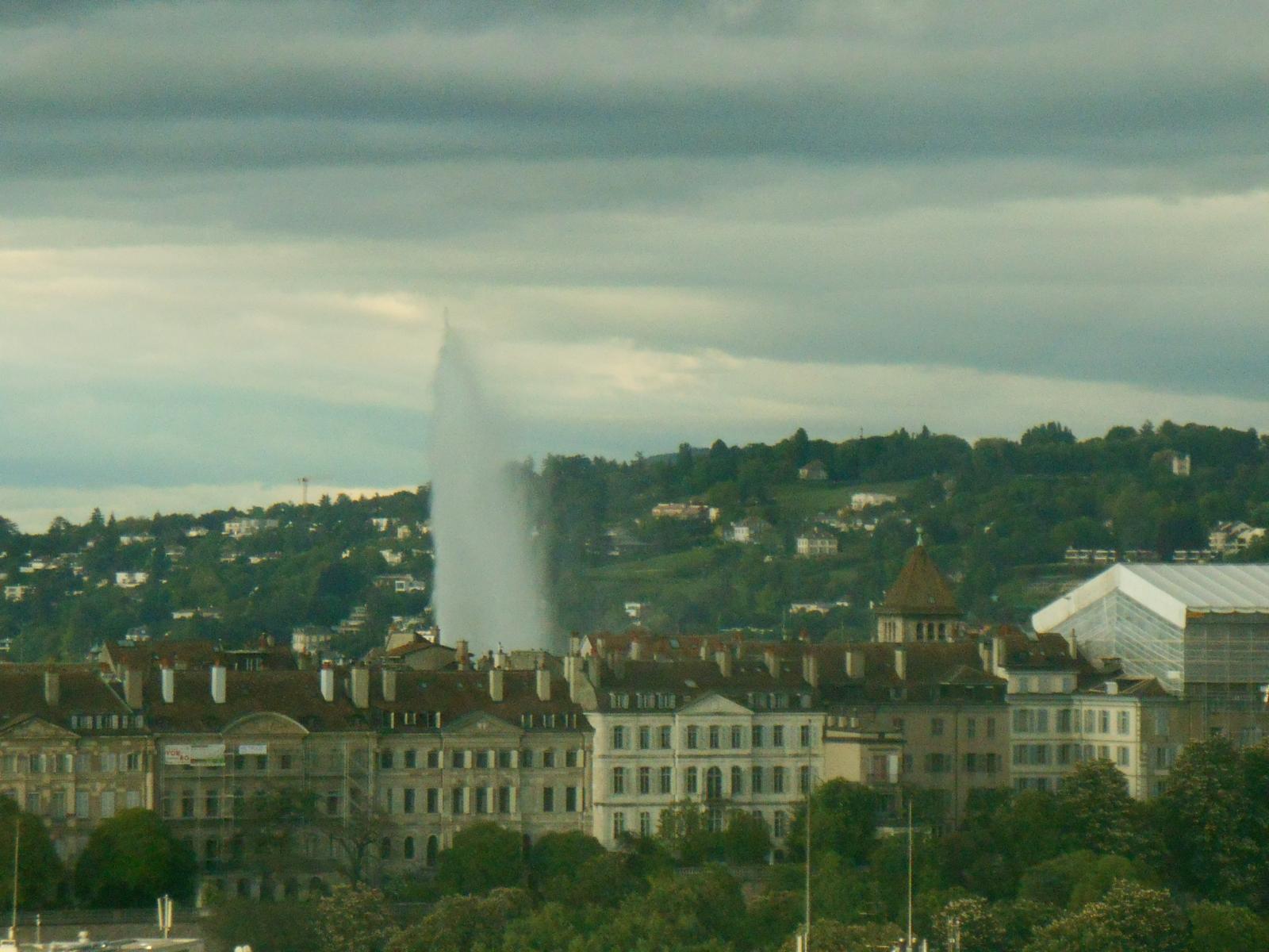 Le fameux jet d\'eau ( Genève )