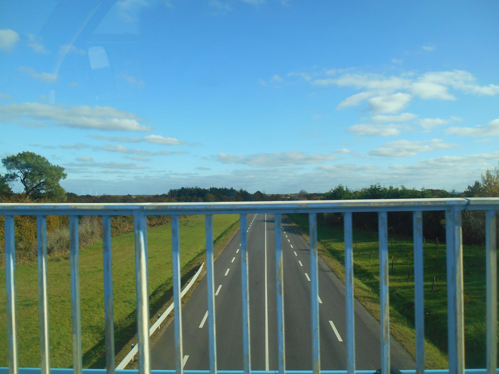 Le pont des jumelles, avec le Parc Safari à gauche ( Les Moutiers en Retz )